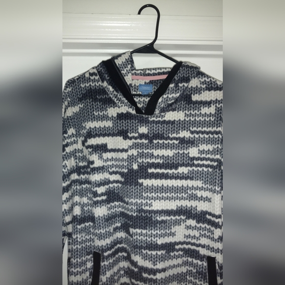 Vera Wang Pullover Sweater - Picture 5 of 8